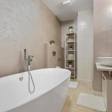 Urban Elegance Retreat Apartament